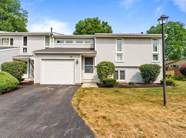 37 Blue Ridge Road, Penfield, NY 14526