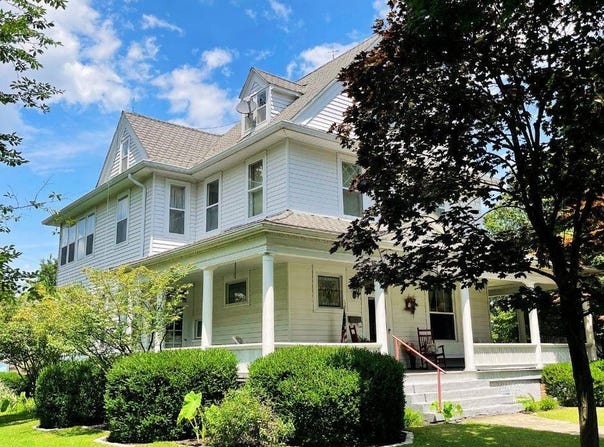 301 W Center St, Fairfield, IL 62837
