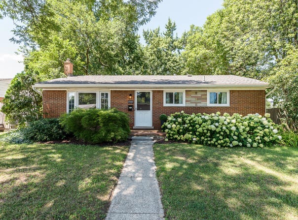 8989 Parent Street, Livonia, MI 48150