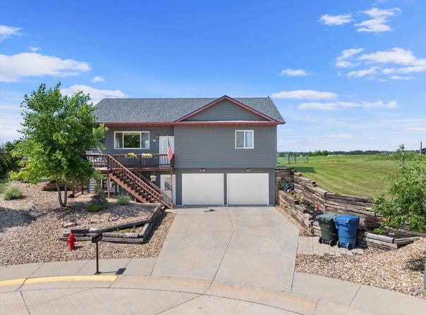 702 Taylor Court, Belle Fourche, SD 57717