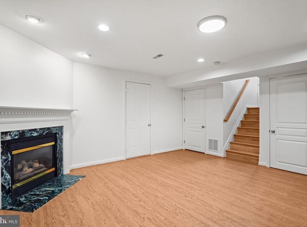 8012 ROLAND COURT SW, ELKRIDGE, MD 21075