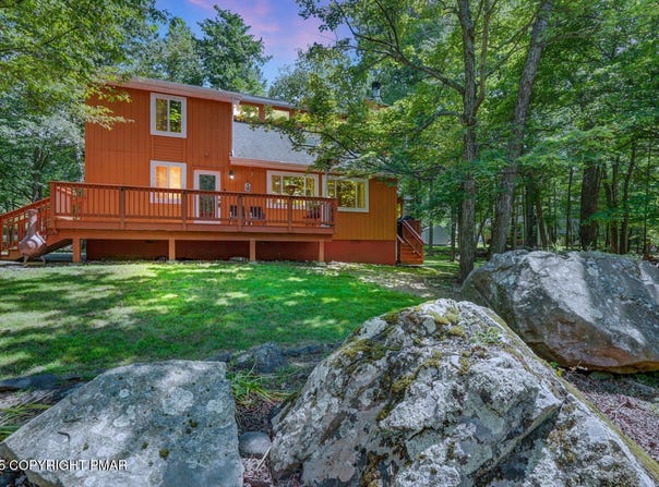 104 Hyland Drive, East Stroudsburg, PA 18301