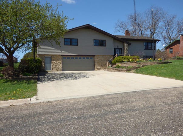532 S Ward, STOCKTON, IL 61085