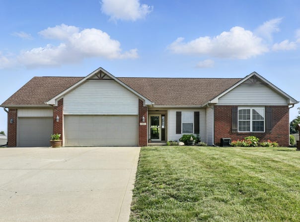 2308 E Mill Stream Drive, Greenfield, IN 46140