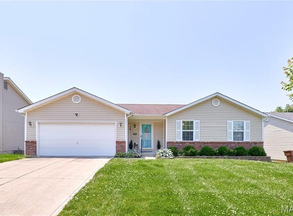 87 Four Winds Drive, St Peters, MO 63376