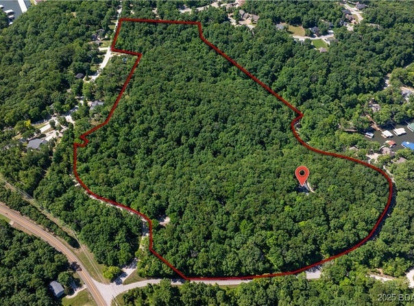 11 Falcon Lane, Lake Ozark, MO 65049