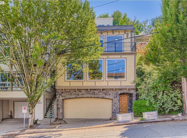 1616 SW MONTGOMERY ST, Portland, OR 97201
