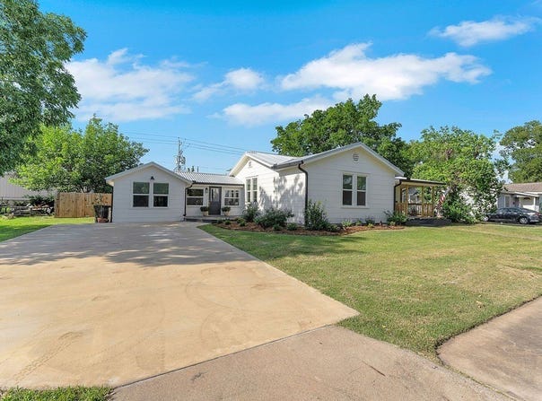 215 Paulus Street, Schulenburg, TX 78956