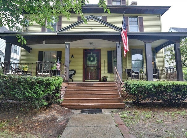 4 Trowbridge Rd, Worcester, MA 01609