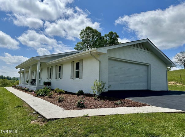 8467 Rich Valley Road, Bristol, VA 24202