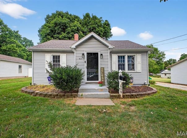 412 Monroe Street, Waterloo, IL 62298