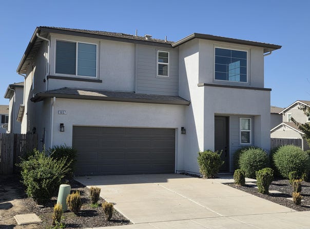 3037 N Sowell Street, Visalia, CA 93291