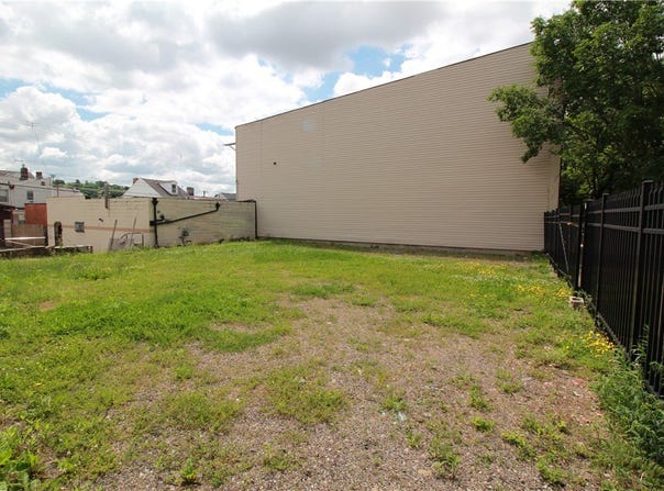4614 Penn Ave, Lawrenceville, PA 15224