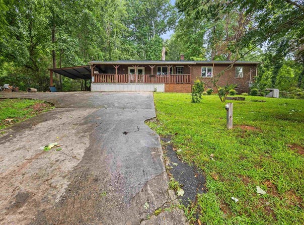 108 Linda Lane, Marietta, SC 29640