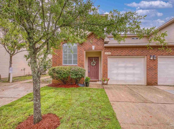 2132 Hadleigh Hills Ct, Navarre, FL 32566