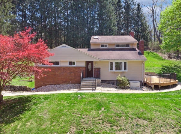 1634 Old Leechburg Road, Plum Boro, PA 15068