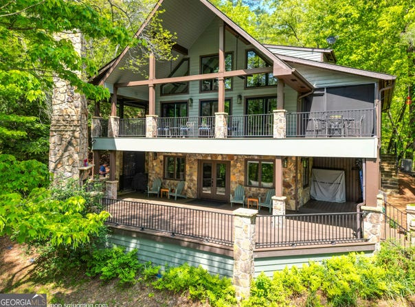 513 Georgia Lane, Lakemont, GA 30552