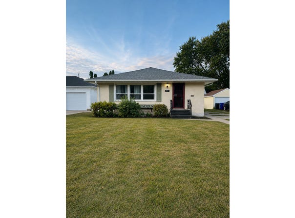 2036 Ames Avenue, Saint Paul, MN 55119