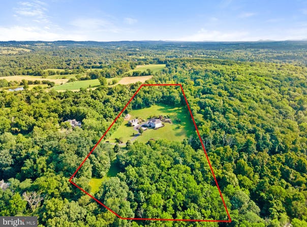 40243 FEATHERBED LANE, LOVETTSVILLE, VA 20180