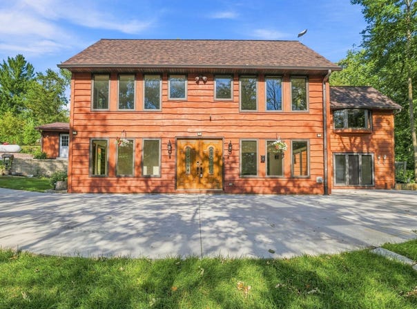 2691 MAYLINE Drive, GREEN BAY, WI 54311