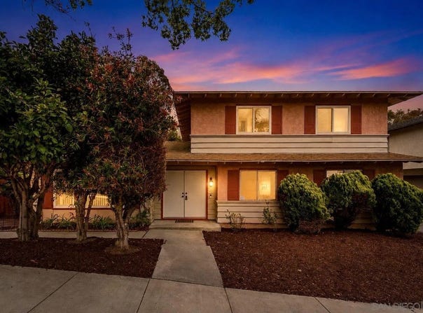2134 Via Robles, Oceanside, CA 92054