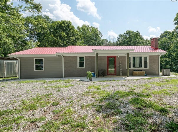 2330 Hilham Hwy, Livingston, TN 38570