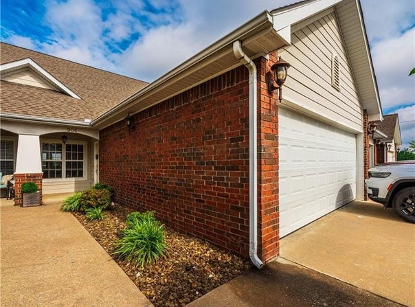 904  S Lafayette  ST, Rogers, AR 72758