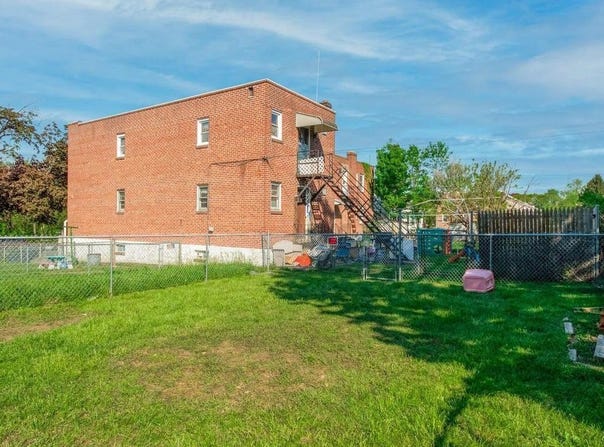 1110 E 11TH STREET, CRUM LYNNE, PA 19022