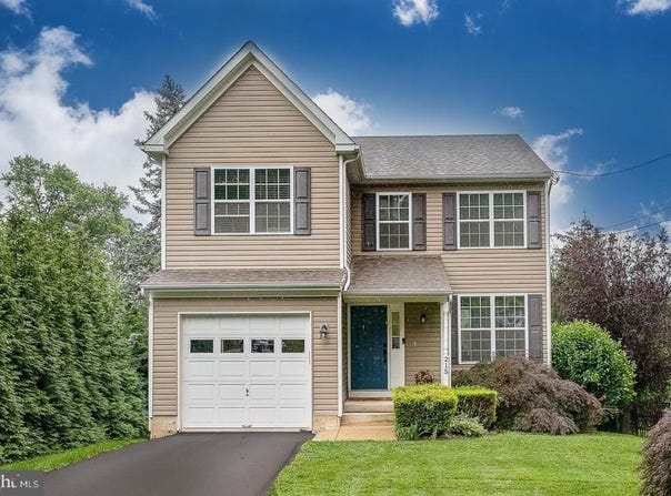 215 LINCOLN AVENUE, CONSHOHOCKEN, PA 19428