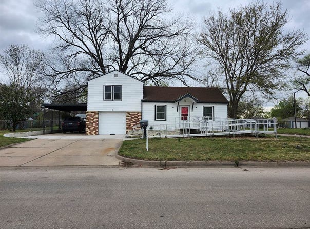 1701 S Millwood St, Wichita, KS 67213