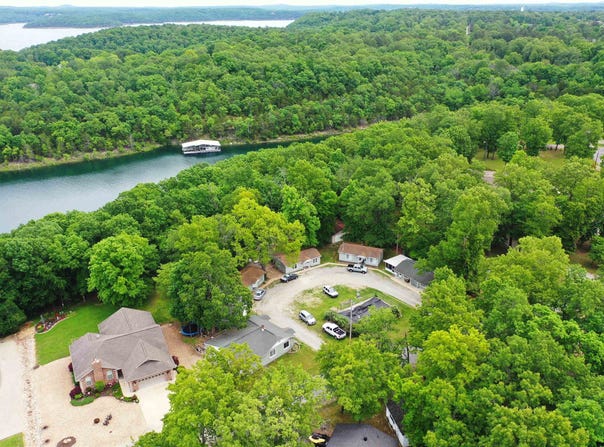 120 Pinehurst Point, Bull Shoals, AR 72619