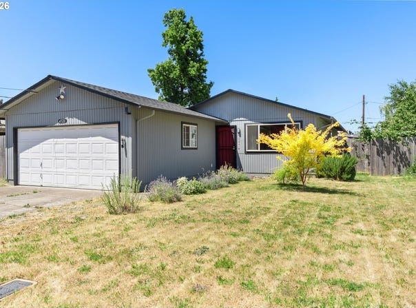 4526 DAISY St, Springfield, OR 97478