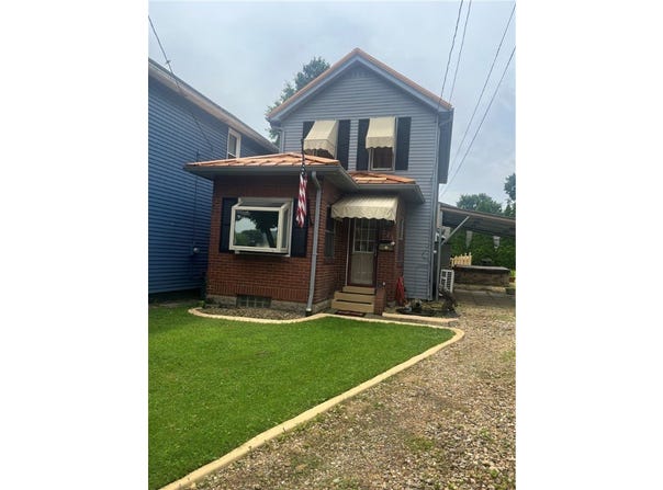 223 Hoeveler, Springdale Boro, PA 15144