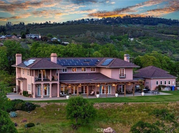 19255 Dallas Court, Hidden Valley Lake, CA 95467
