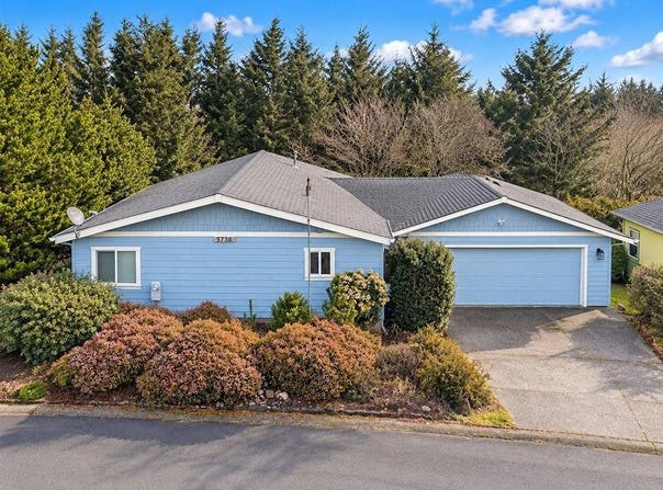 5738 NE Evergreen LN, Newport, OR 97365