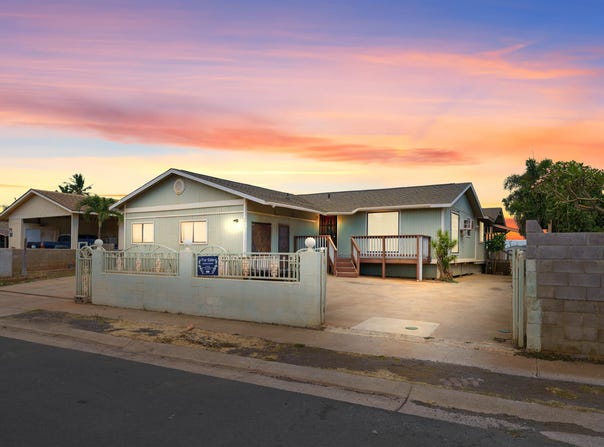 286 HUMUPEA St, Kihei, HI 96753