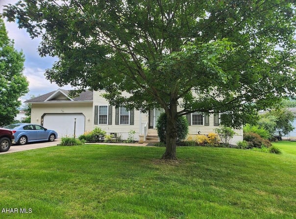 153 Richards Drive, Hollidaysburg, PA 16648