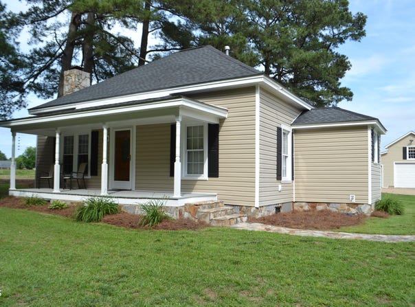 1066 Nc 27 E, Lillington, NC 27546