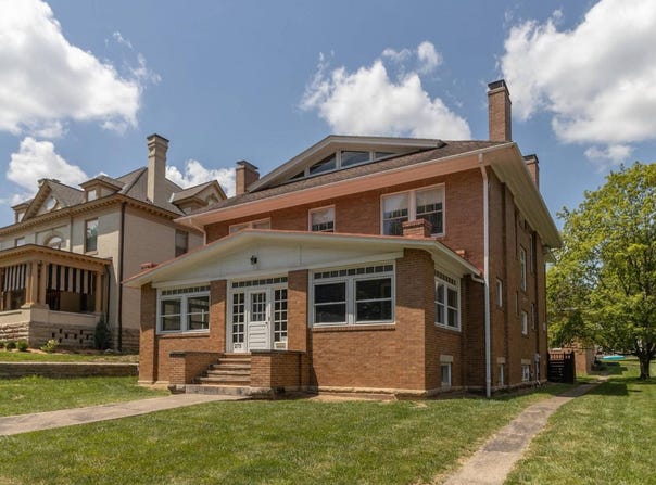 275 W. College St., Waynesburg, PA 15370