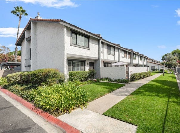 1910 W Palmyra, Orange, CA 92868