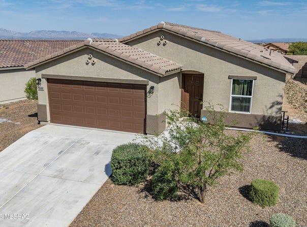 1635 W Cottonwood Bluffs Drive, Benson, AZ 85602