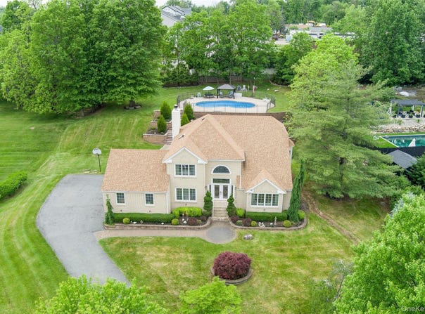 8 Stark Court, New City, NY 10956