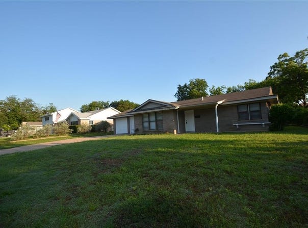 8108 Redwood Drive, Benbrook, TX 76116