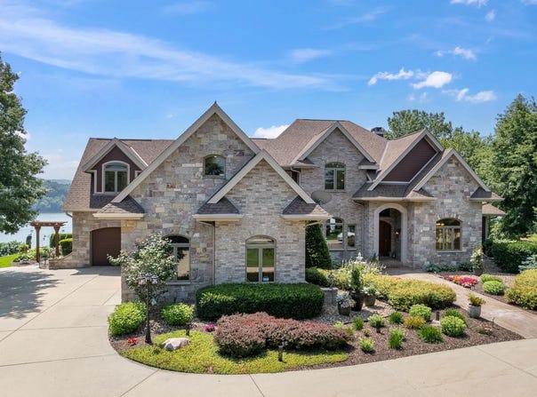 E12261 Timber Ridge Trail, Prairie Du Sac, WI 53578
