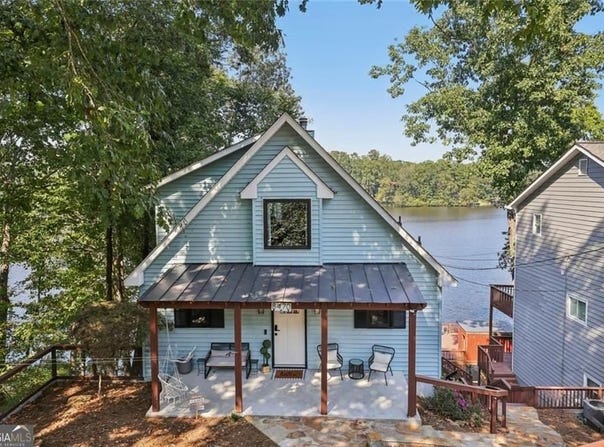 8470 Lake Drive, Snellville, GA 30039