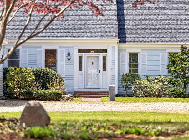 535 Main Street, Cotuit, MA 02635