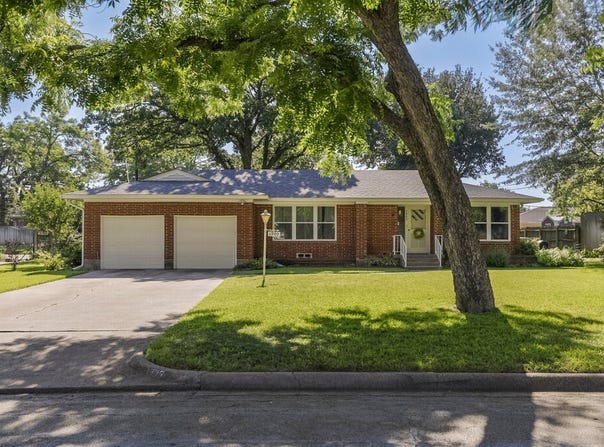 1905 Thomas Place, Arlington, TX 76010