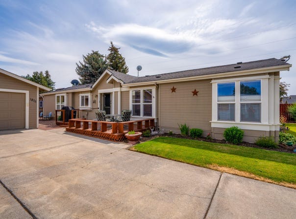1875 NE 6th Street, Redmond, OR 97756