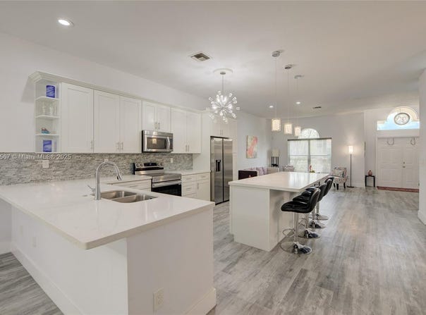 1490 SW 159th Ave, Pembroke Pines, FL 33027
