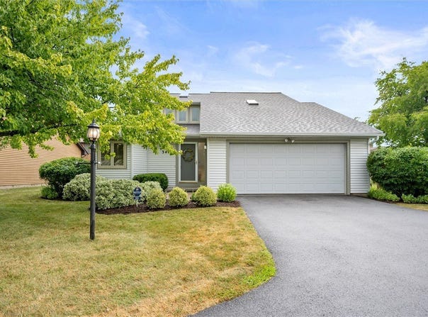 34 Gailhaven Court, Brighton, NY 14618